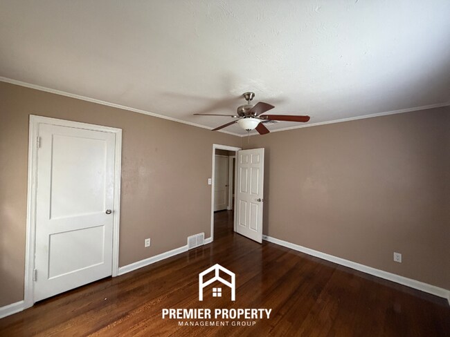 Building Photo - Charming 2BR/1BA Near Berclair | Hardwood Floors & Large Fenced Backyard
