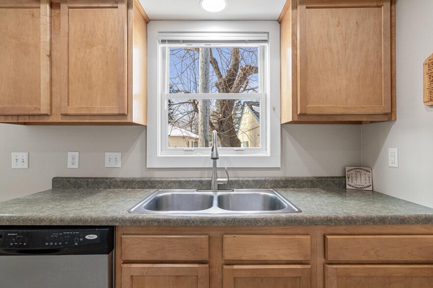 Kitchen 4 - 4319 W 36th St