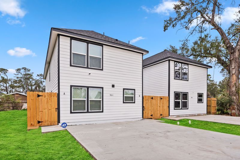 Building Photo - 8222 Bigwood St