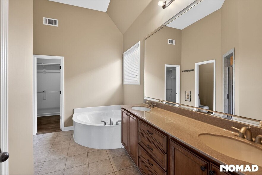 Building Photo - 4886 Fox Springs Dr