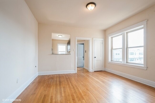 Building Photo - 4248 N Lamon Ave
