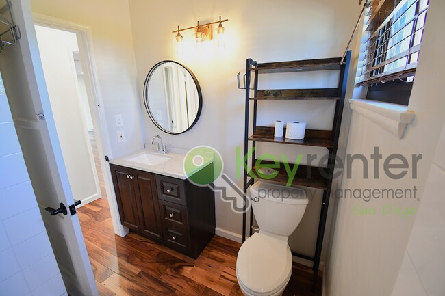 Building Photo - Single Detach Home in the heart of Bay Park | Close to SeaWorld, Mission Bay, Hwy 5 & 8 freeway