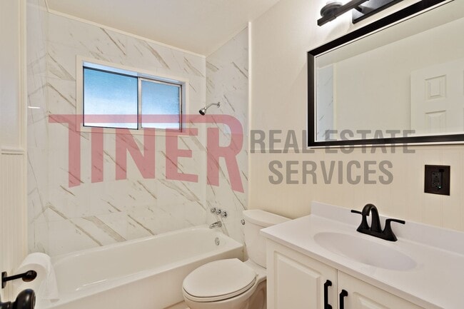 Building Photo - 2848 Clover Ln