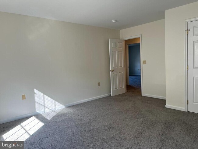 Building Photo - 103 Mango Street