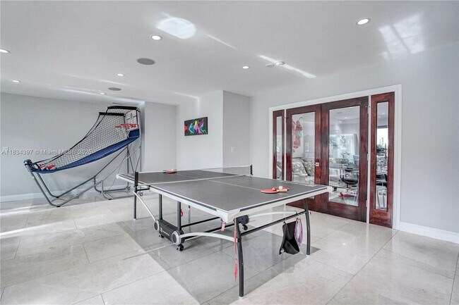 Building Photo - 13300 Biscayne Bay Terrace