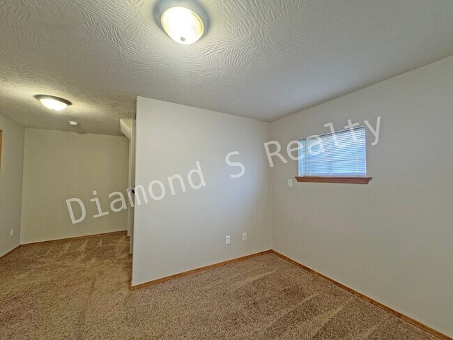 Building Photo - 1204 Flora St