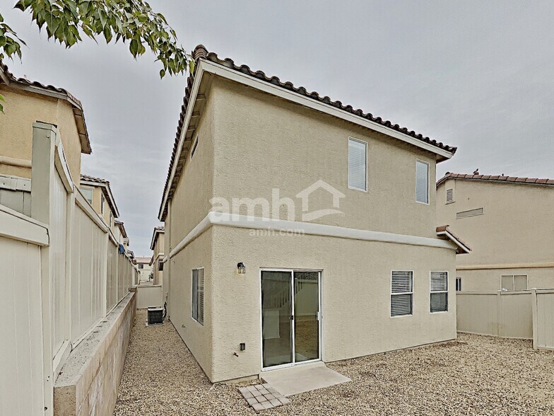 Building Photo - 8125 Finch Feather St