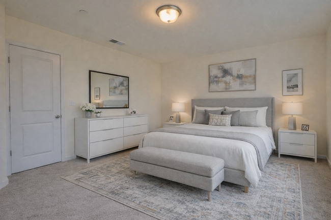 Building Photo - Luxury 3 Bedroom Townhome!