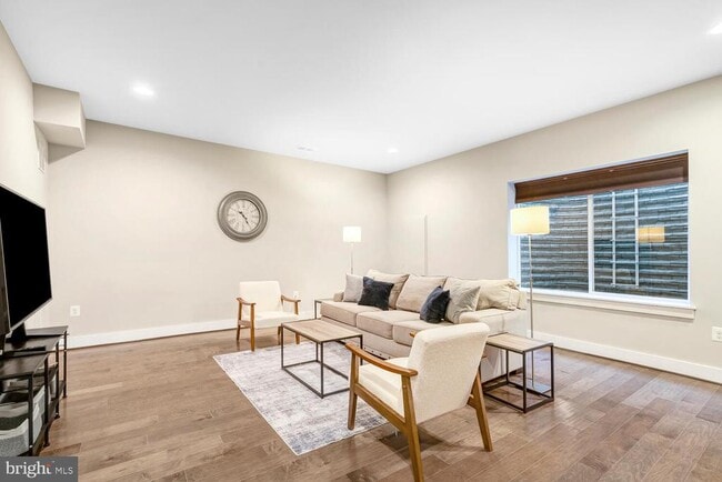 Building Photo - 7770 Belvale Dr