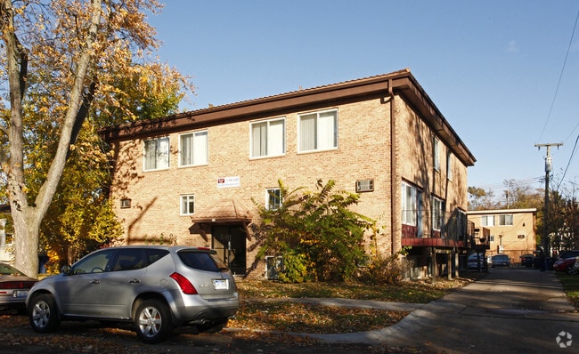 Primary Photo - 415 Benjamin St