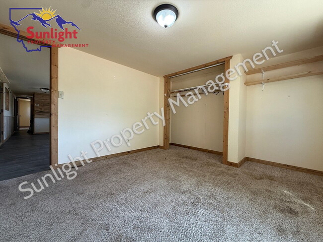 Building Photo - Updated 3 Bedroom Mobile Home - Large Fenced Yard - Fromberg, MT