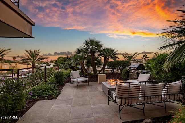 Building Photo - 7167 E Rancho Vista Dr