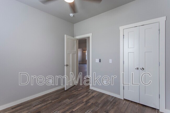 Building Photo - 3141 SE 35th St