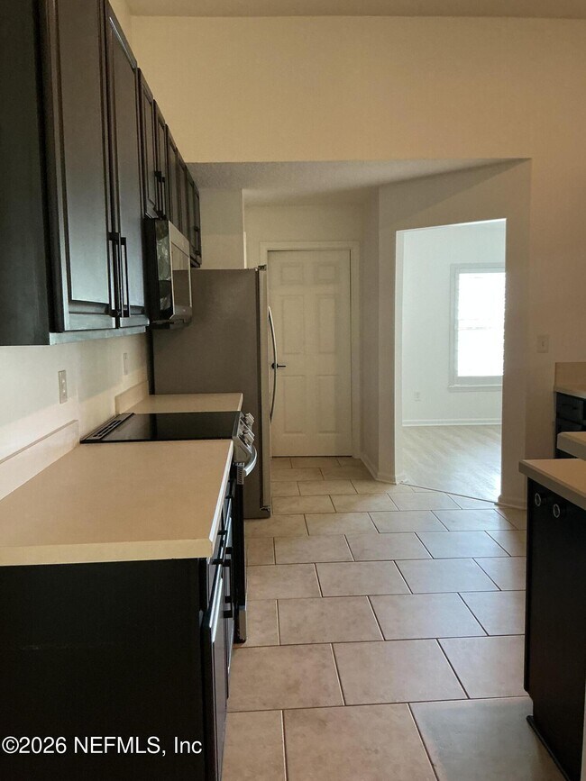 Building Photo - 12335 Vine Maple Way