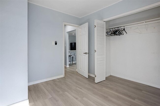 Building Photo - 524 6th Ave NE