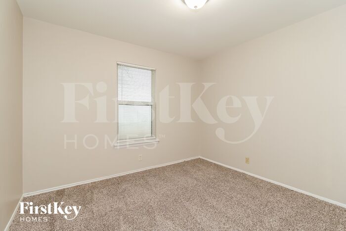 Building Photo - 1407 Gibbins Rd