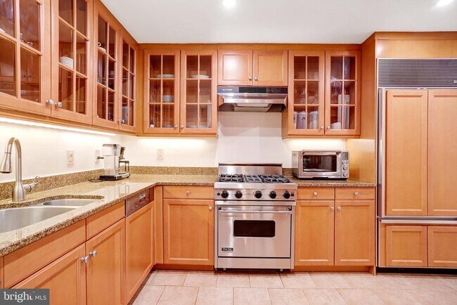 Building Photo - 1155 23rd St NW