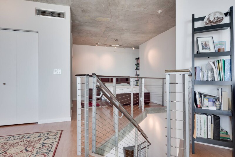 Building Photo - 690 SW 1st Ct