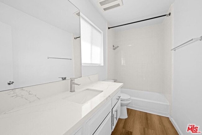 Building Photo - 1206 S Holt Ave