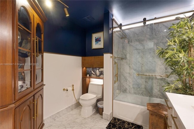 Building Photo - 253 NE 2nd St