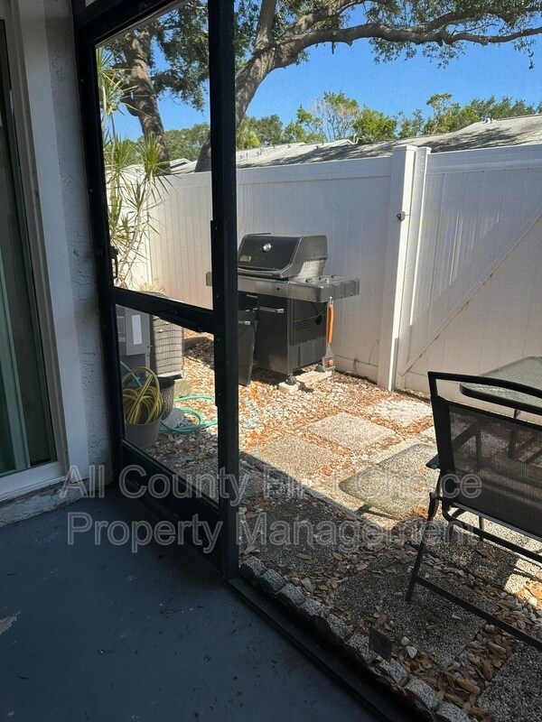 Building Photo - 7315 Parkside Villas Dr