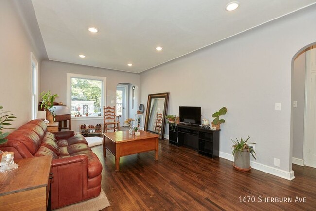 Building Photo - 3br 1ba 2cg ~ Security Deposit Free Altern...