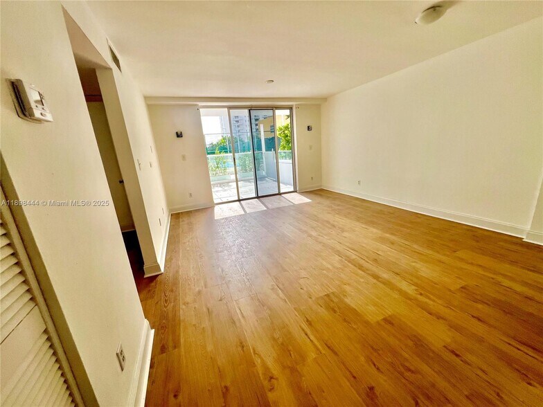 Building Photo - 770 Claughton Island Dr