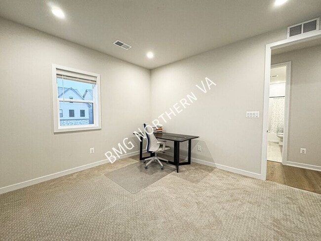 Building Photo - 41684 Carefree Court