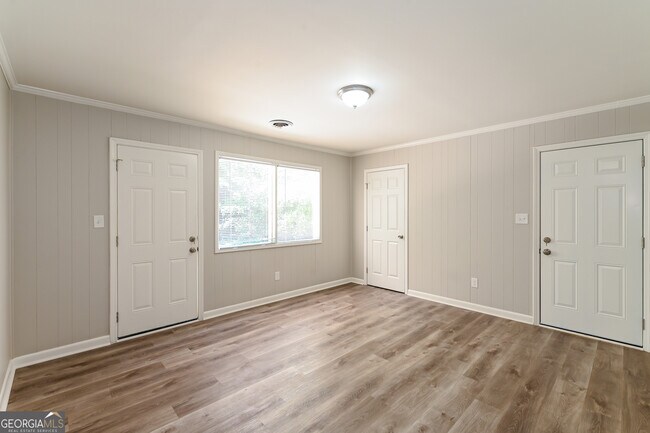 Building Photo - 1039 Huntingdon Ct