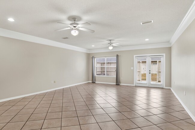 Building Photo - 501 Cotton Creek Dr