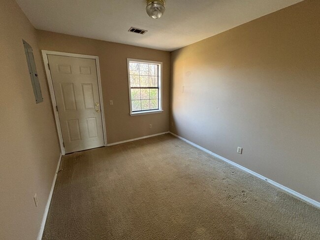 Building Photo - 112 W 15th St