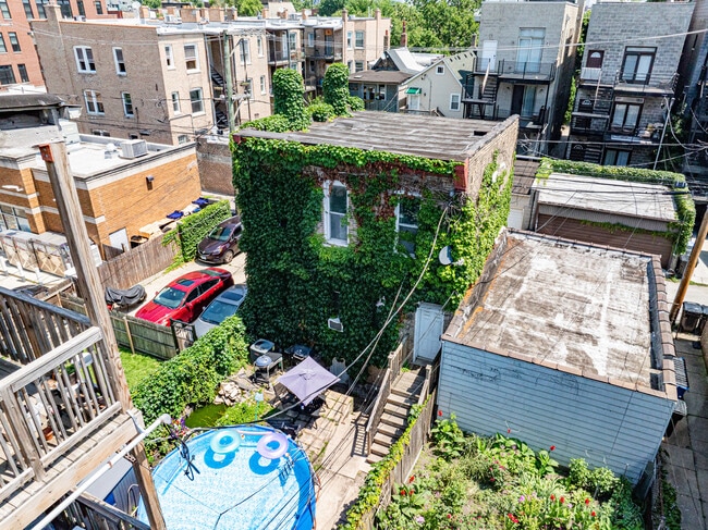 Building Photo - 949 N Damen Ave