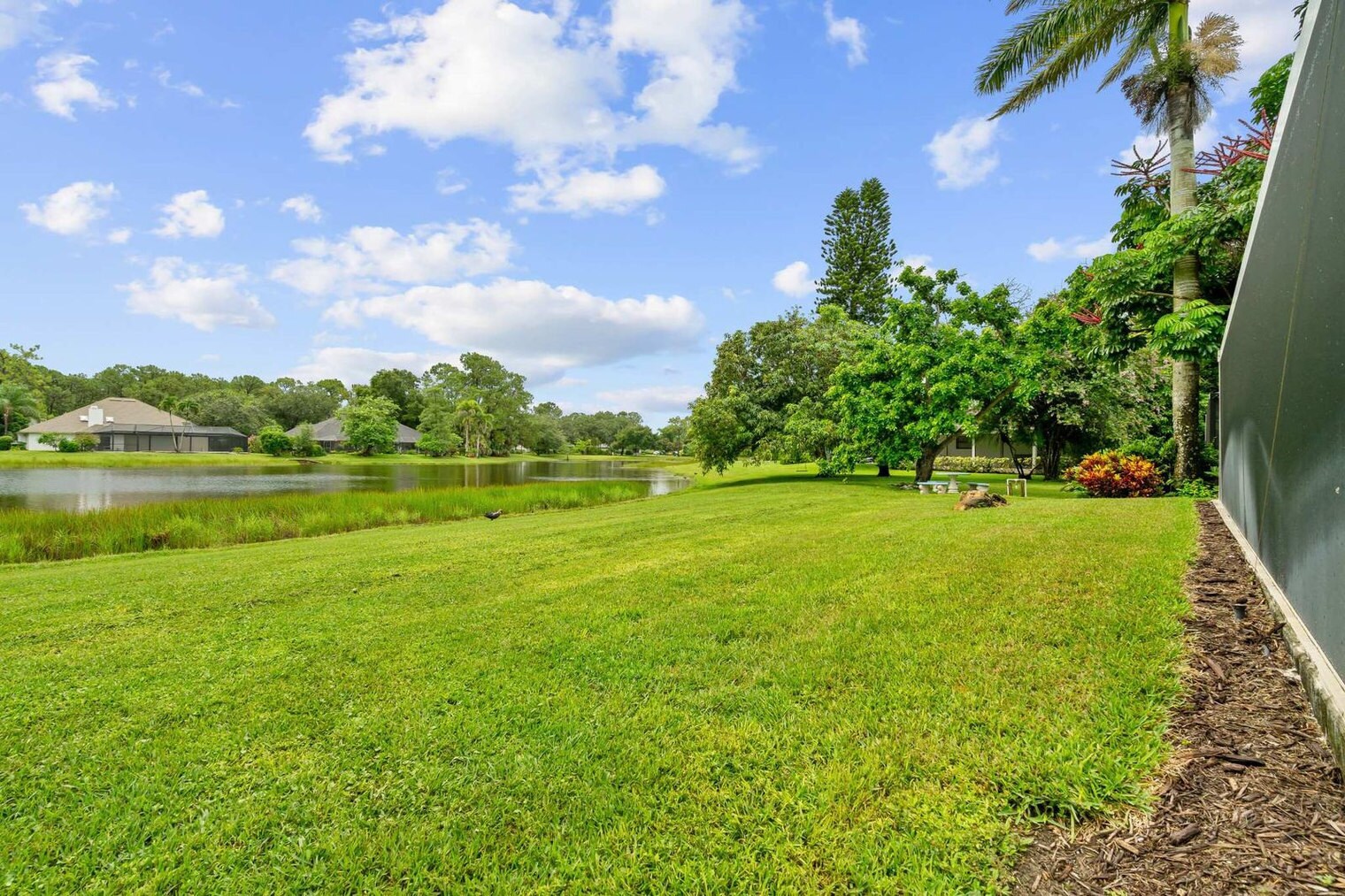 Building Photo - 2218 Kings Lake Blvd