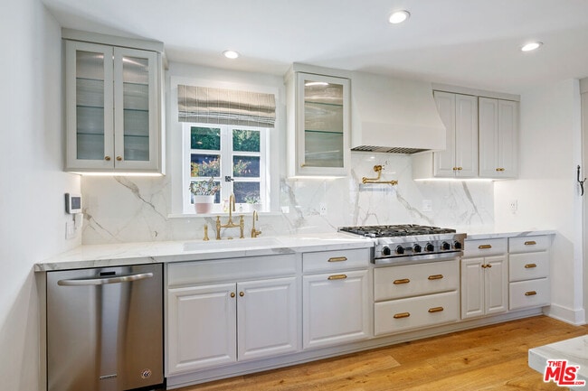 Building Photo - 26887 Sea Vista Dr