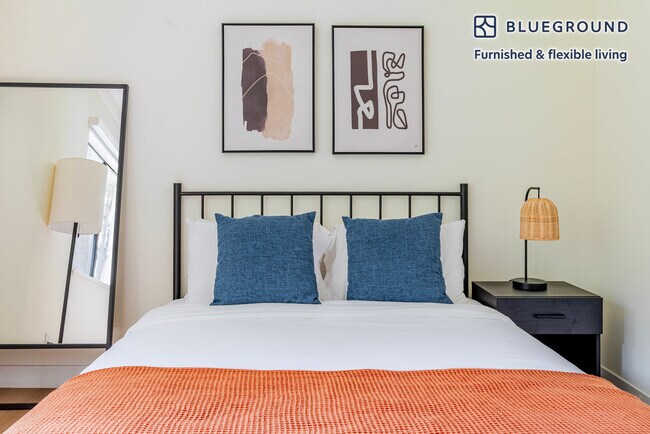 Building Photo - 1600 Villa St