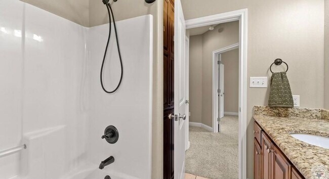 Building Photo - Hidden Acres Home for Lease!