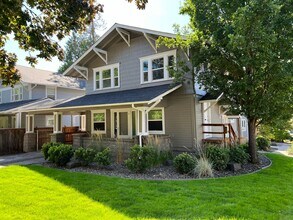 Building Photo - 1908al