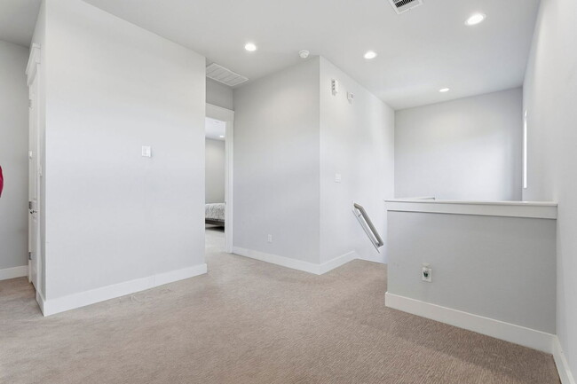 Building Photo - 3113 Paul Quinn St