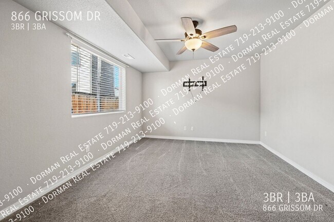 Building Photo - 866 Grissom Dr.