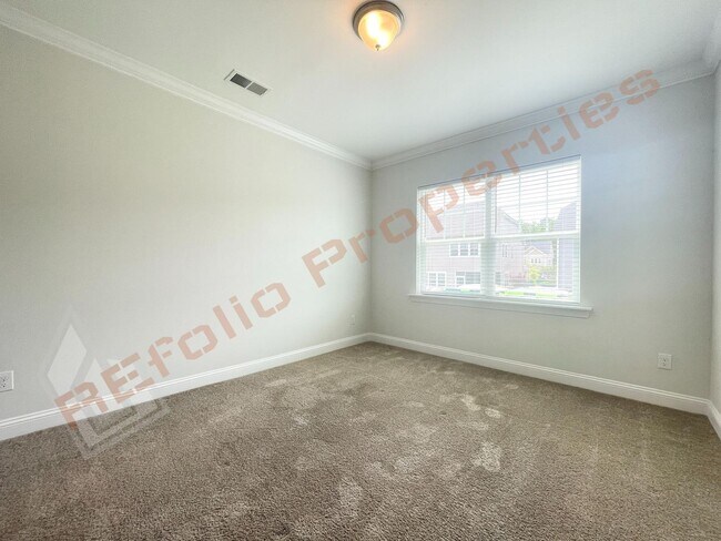 Building Photo - 213 Ivy Arbor Way