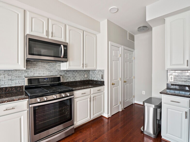 Building Photo - 2498 Curie Ct