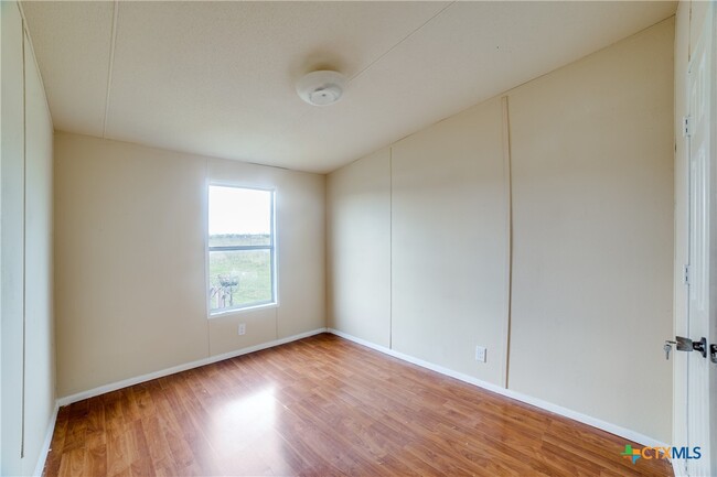 Building Photo - 205 County Rd 212A