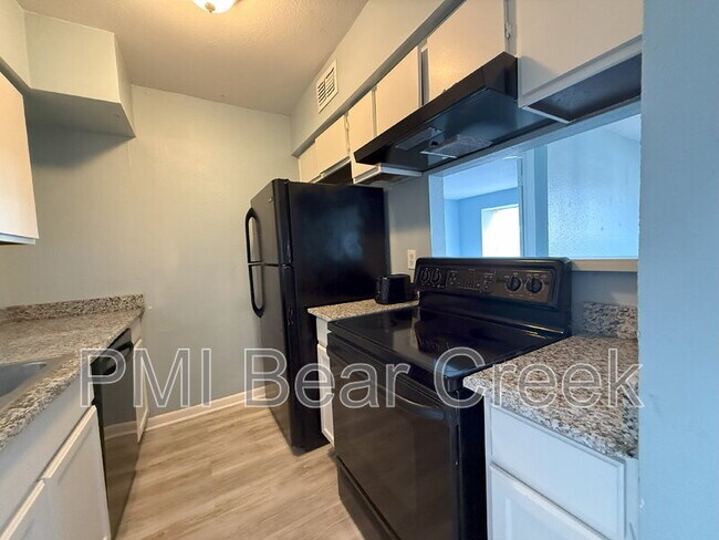 Building Photo - 8523 Hearth Dr
