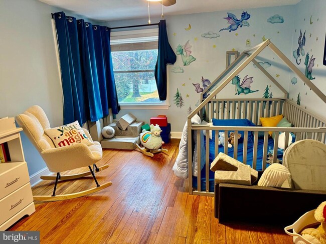 Building Photo - 4427 Terrace Ave