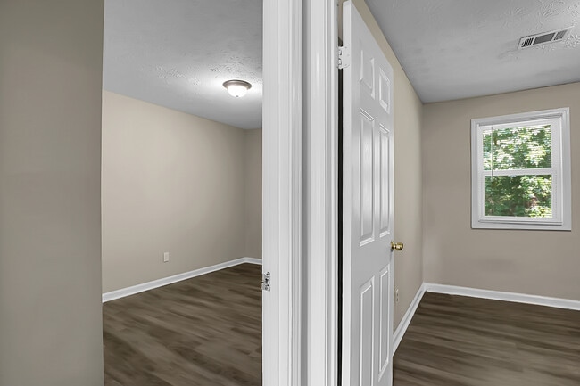 Building Photo - 1229 Creek Forest Ct NW