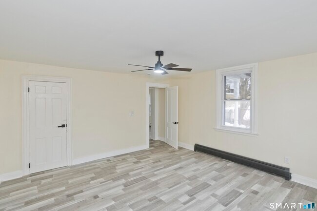 Building Photo - 47 Maple Ave