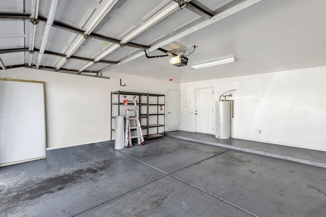 Building Photo - 13827 North 42nd Pl