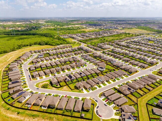 Building Photo - 3 Bedroom Rental in Convenient West San Antonio Location
