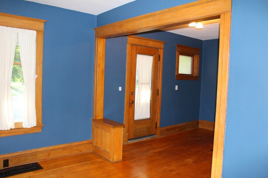 Building Photo - 234 S Highland Ave