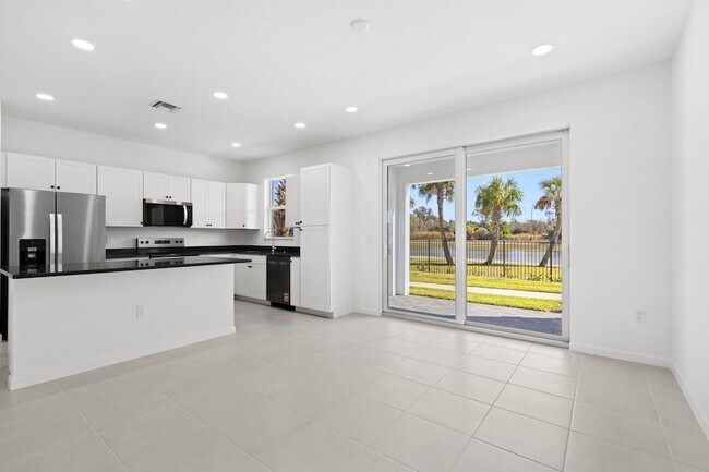 Building Photo - 4416 Longwood Lk Sq